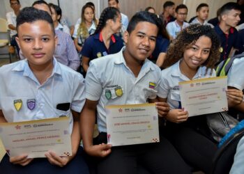 Amazon ofrece cursos gratuitos en tecnologías digitales para estudiantes y docentes