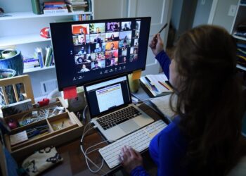 Fideicomiso de Tecnologías Educativas daría equipos de cómputo a docentes