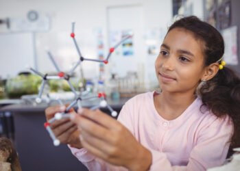 Niñas enfrentan brecha de género en ciencias, tecnología, ingeniería y matemáticas