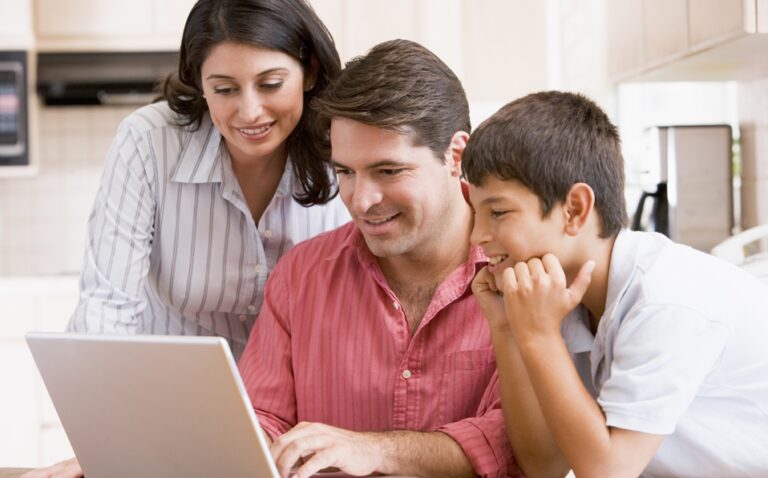 Directores, estudiantes y padres de familia también pueden usar Edmodo