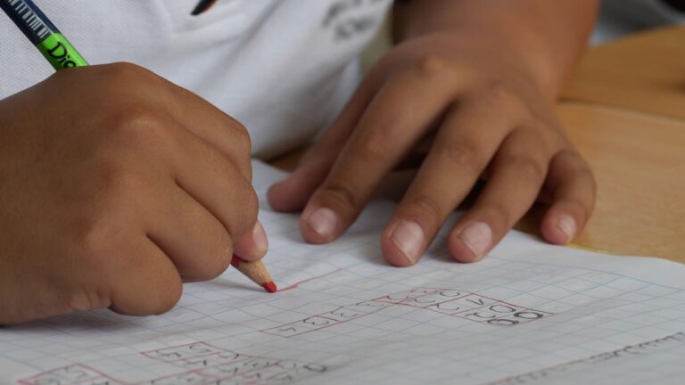 alumno-estudiando-1