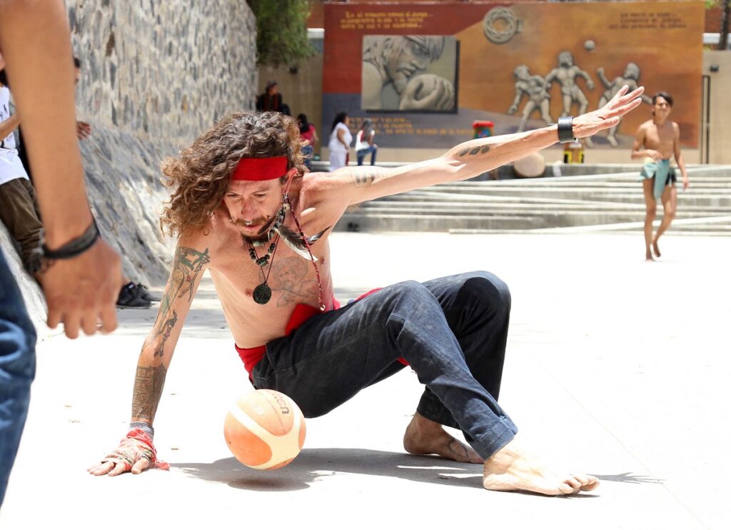 escuela-xochikalliensena-juego-pelota-mesoamericano