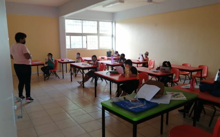 oaxaca-regreso-clases-estudiantes-padres-profesores-escuela-30082021