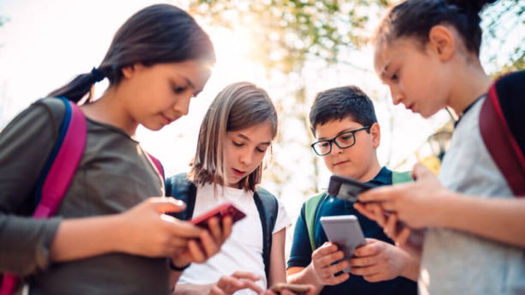 los-nativos-digitales-son-los-primeros-ninos-con-un-coeficiente-intelectual-mas-bajo-que-sus-padres