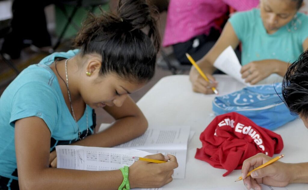 Estudiantes del TecNM brindarán servicios educativos del INEA