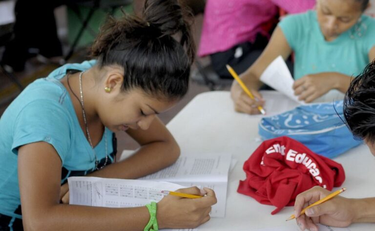 Estudiantes del TecNM brindarán servicios educativos del INEA