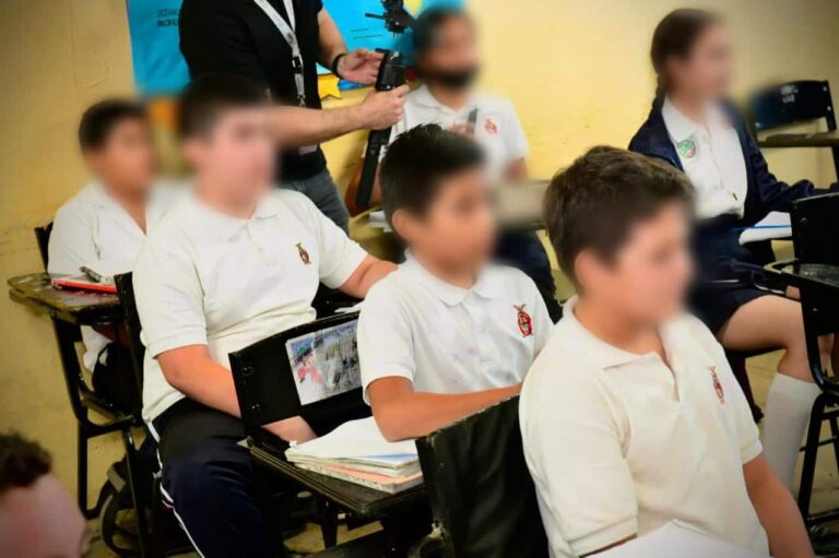 Alumnos-en-regreso-a-claes