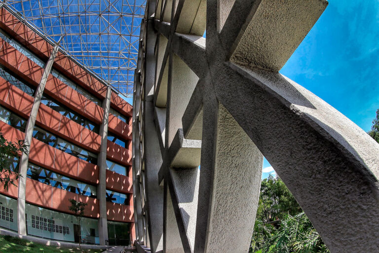 uam