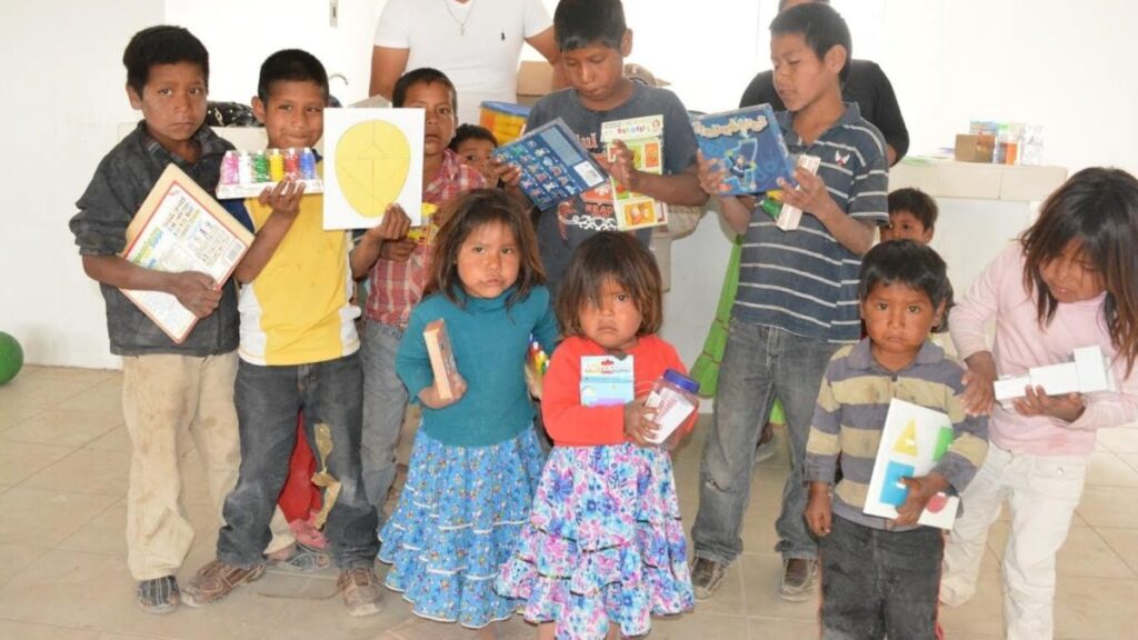 Debate nacional en México por posible recorte presupuestal que afecta programas de educación indígena y alfabetización
