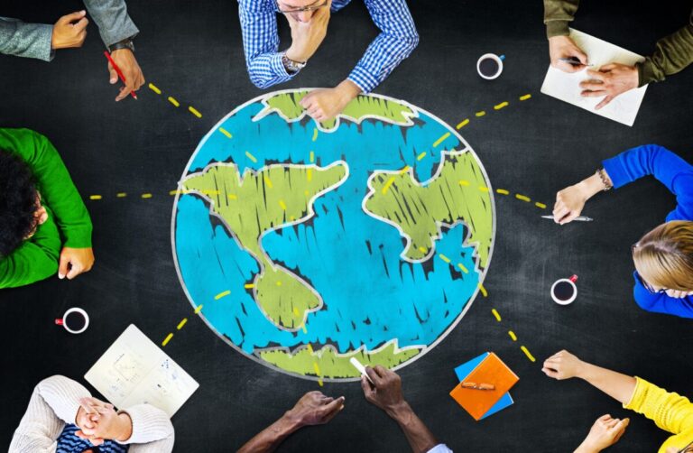 Estudiantes de diversas regiones reflejan que la educación global es clave para reducir desigualdades