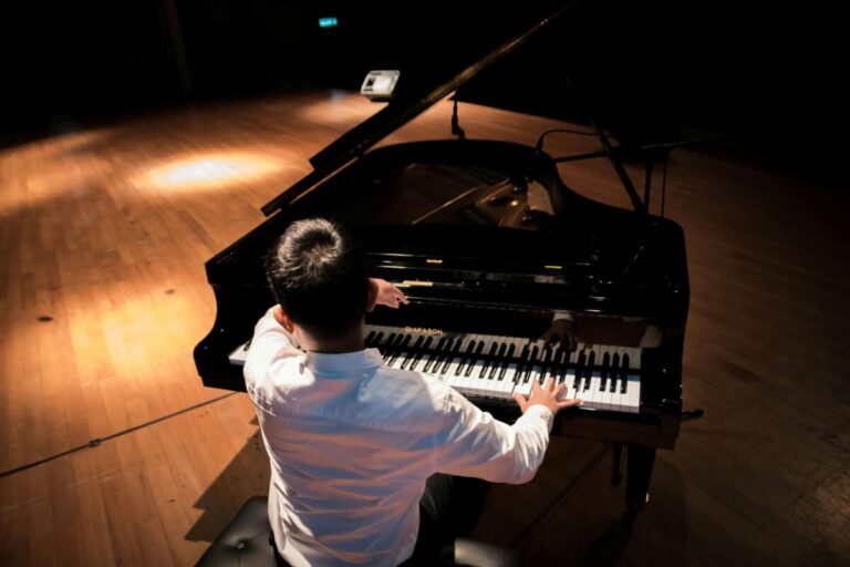 Estudiantes del Conservatorio Nacional de Música presentan recital en México tras formación en Europa, mostrando talento y excelencia educativa