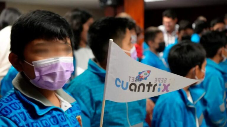 Estudiantes de primaria en Tlaxcala utilizan tecnología educativa del programa Cuantrix para fortalecer competencias digitales
