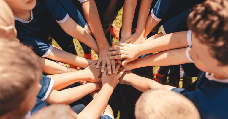 Universidad de Colima recibe el distintivo Empresa de Diez Plus por su cumplimiento laboral ante el Infonavit.