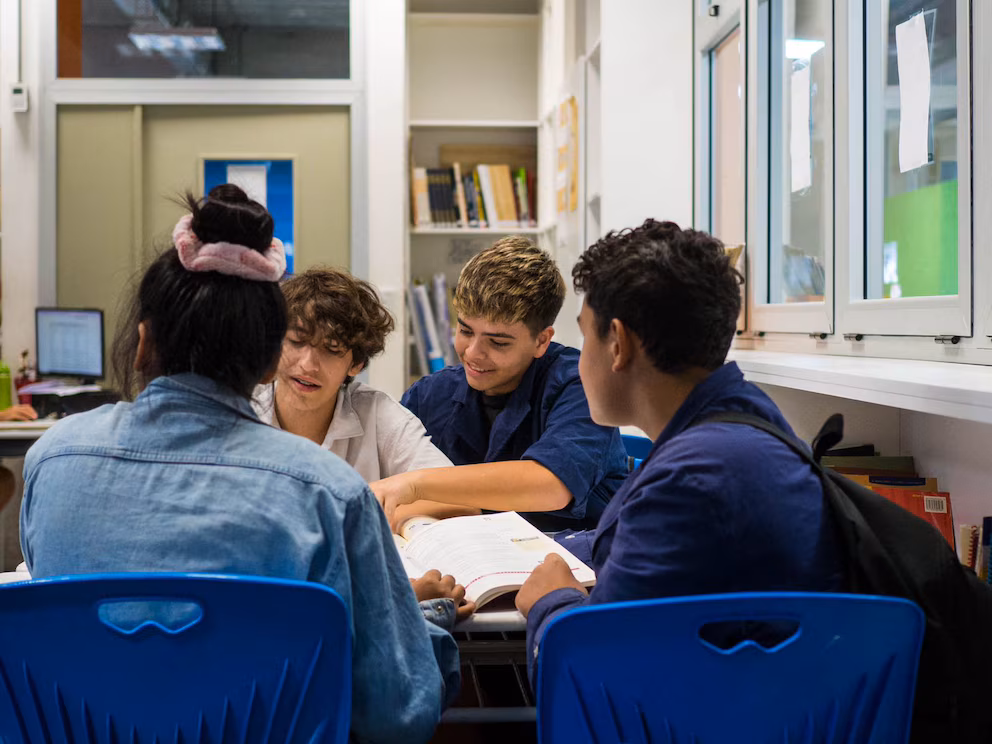 Proyecto de libertad educativa en Argentina plantea derogar la Ley de Educación Nacional y redefinir el rol del Estado en la educación.