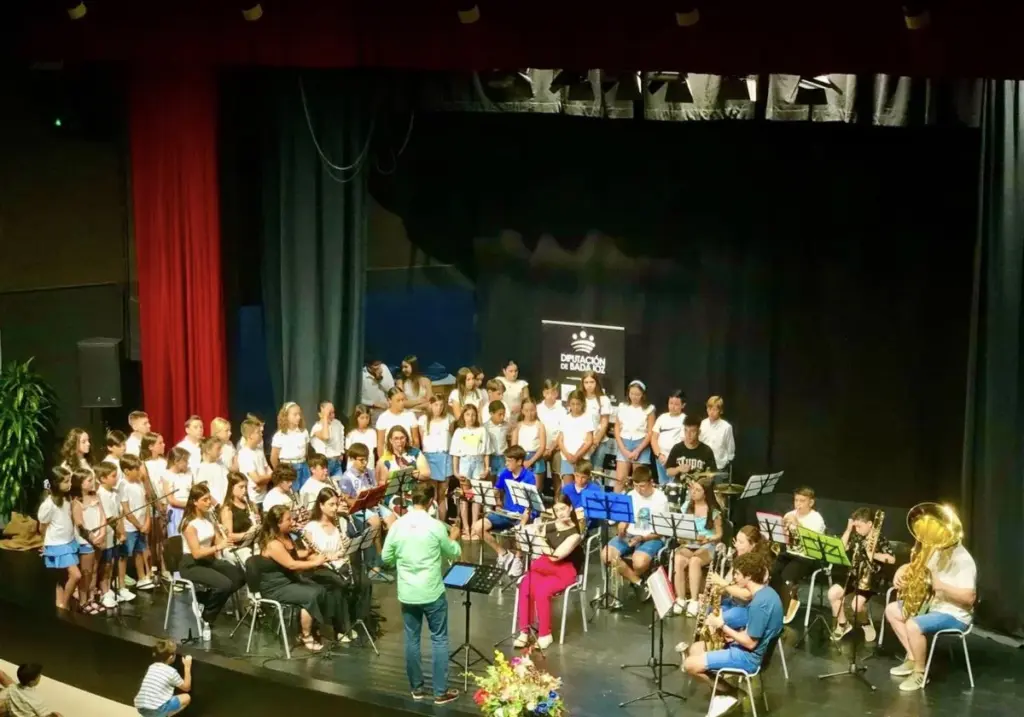 Proyecto educativo musical en Canarias que lleva conciertos didácticos a estudiantes para fortalecer aprendizaje y cultura