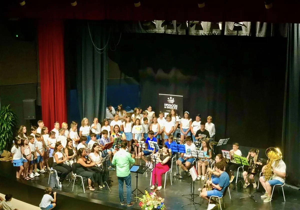 Proyecto educativo musical en Canarias que lleva conciertos didácticos a estudiantes para fortalecer aprendizaje y cultura