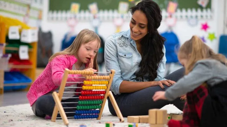 Foro iberoamericano analiza educación inclusiva y políticas educativas para garantizar el derecho a aprender en América Latina.