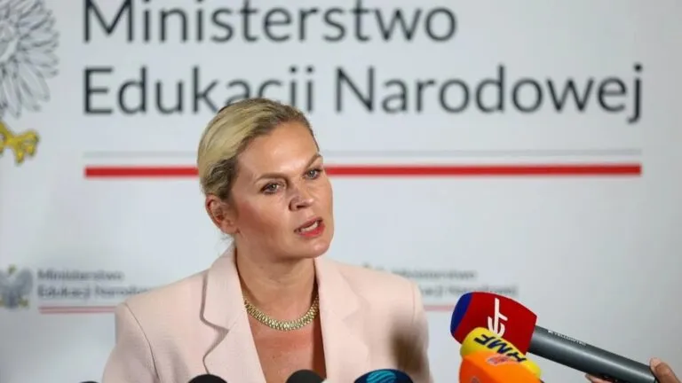 educación sanitaria en escuelas con enfoque en salud física mental y bienestar estudiantil