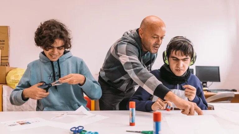 autismo en Perú y desafíos educativos para la inclusión de personas en el espectro en entornos escolares