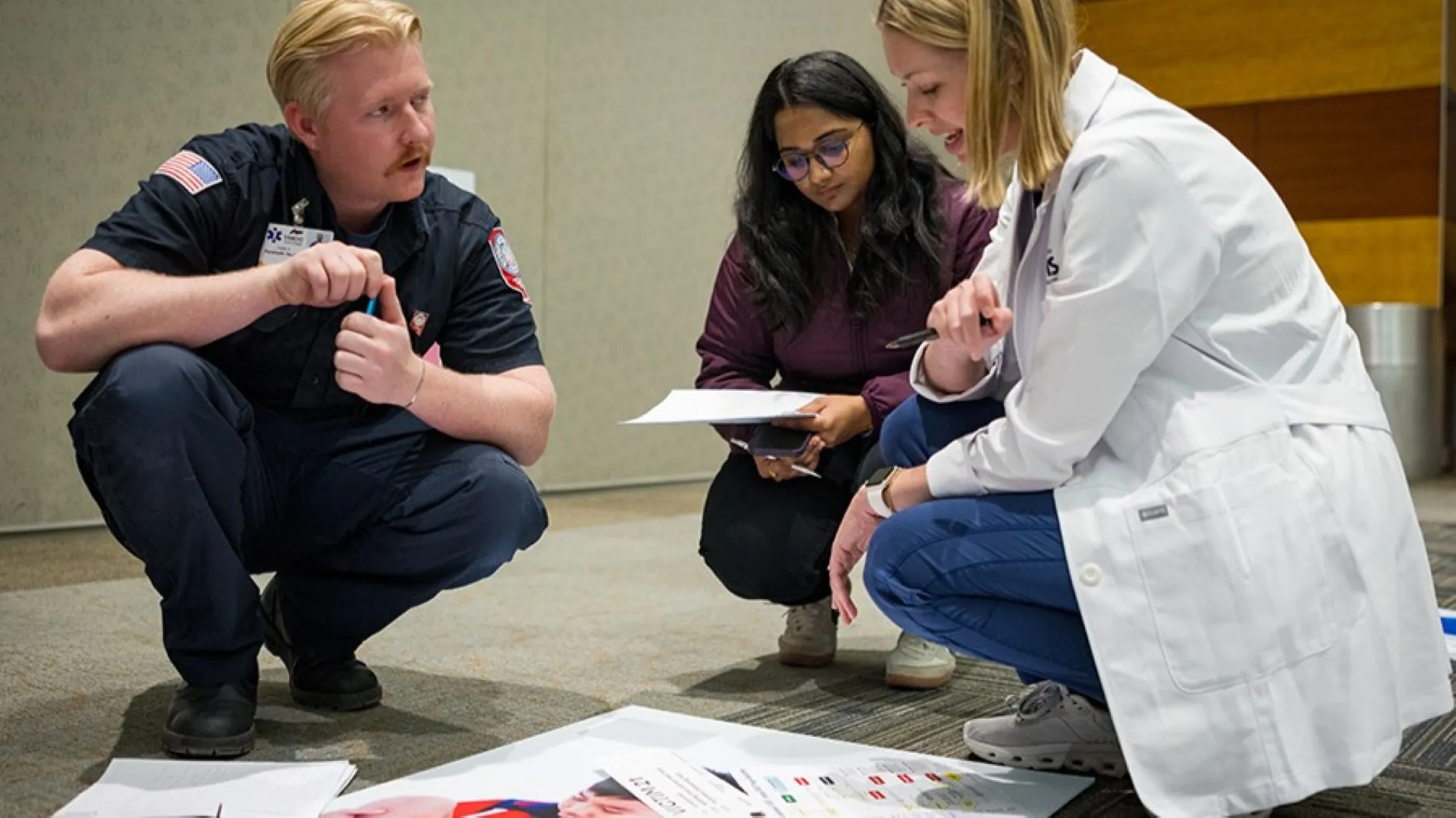 Universidad de Nevada realizando simulación de desastre con estudiantes de salud en entrenamiento práctico