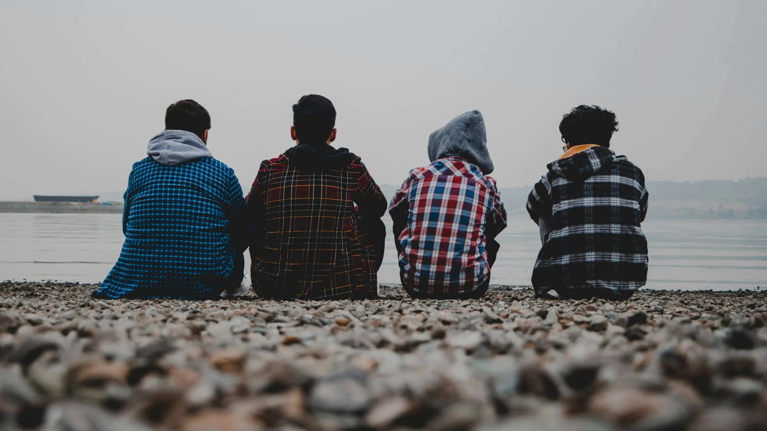 Especialistas de Yale investigan cómo las redes sociales y los hábitos digitales pueden afectar la salud mental, la atención y las emociones de adolescentes.