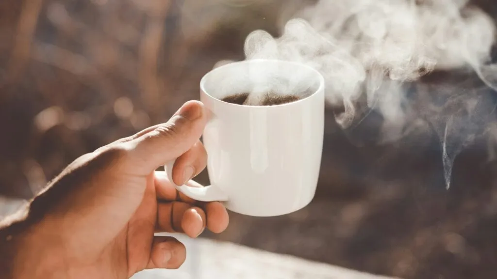 riesgo de demencia y consumo de café según estudio de Harvard sobre salud cerebral y prevención cognitiva