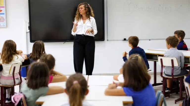 Análisis sobre el futuro de la educación pública ante la disminución de estudiantes en España