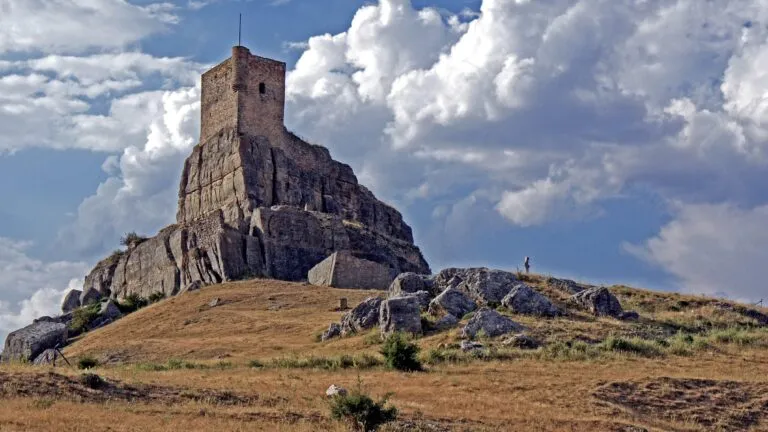 castillos medievales españoles afectados por deterioro estructural y abandono patrimonial