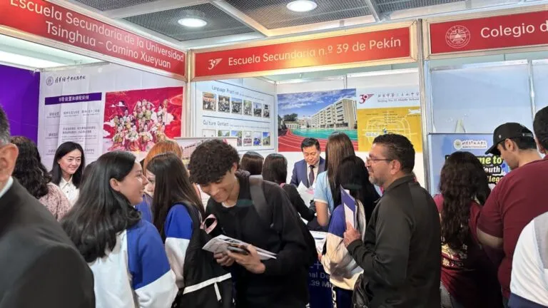 Estudiantes mexicanos exploran oportunidades académicas con universidades de China mediante programas de intercambio y becas