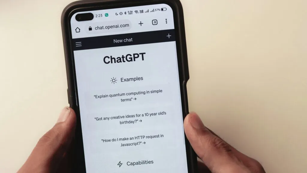 Especialistas analizan cómo los chatbots transforman las consultas médicas y la búsqueda de información sobre salud
