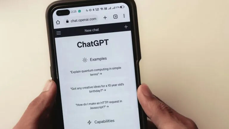 Especialistas analizan cómo los chatbots transforman las consultas médicas y la búsqueda de información sobre salud
