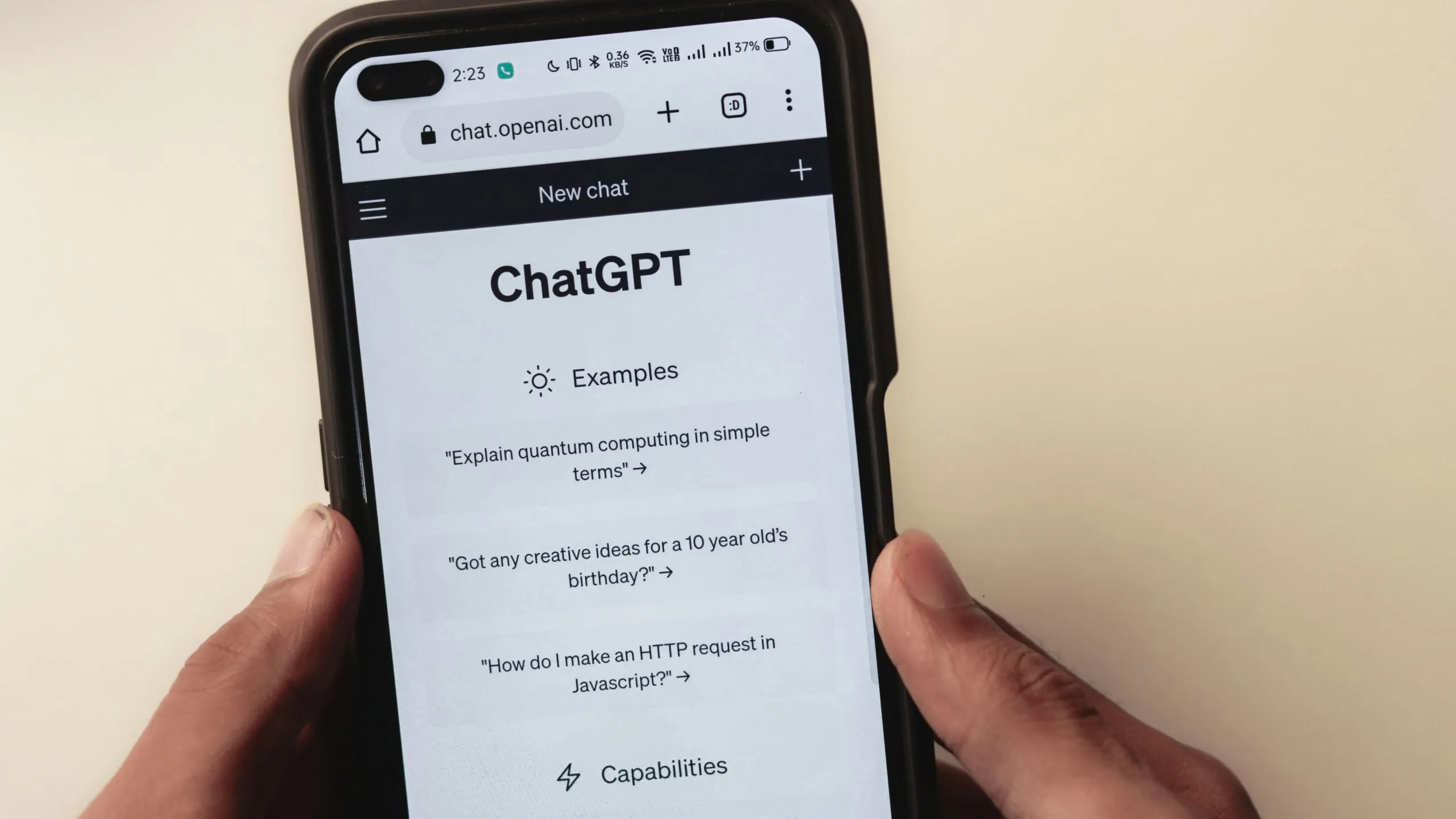 Especialistas analizan cómo los chatbots transforman las consultas médicas y la búsqueda de información sobre salud