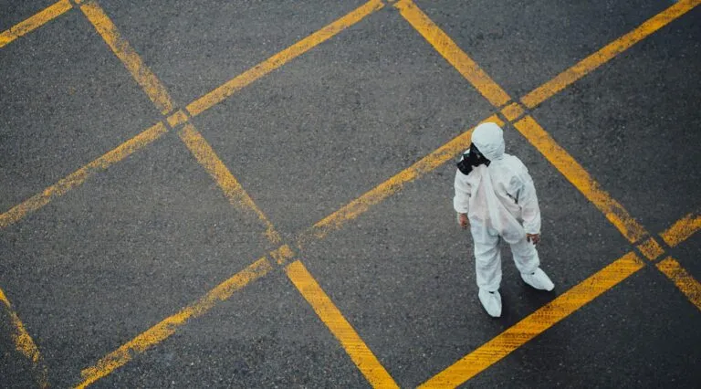 Especialistas analizan amenazas de pandemia y vulnerabilidad sanitaria mundial tras alerta de la OMS