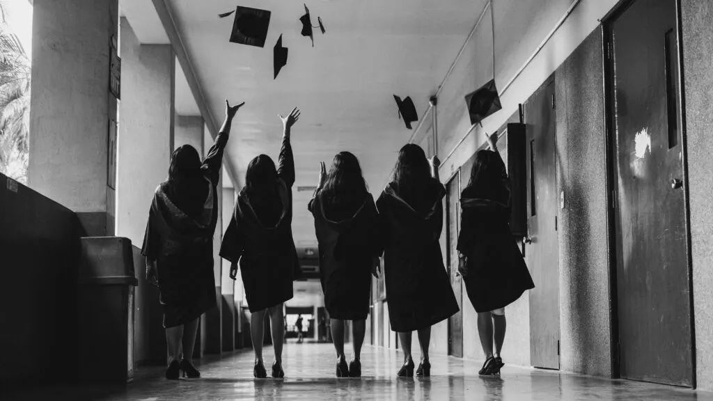 Programa universitario que fortalece la permanencia académica mediante tutorías y acompañamiento entre estudiantes de la UNAM