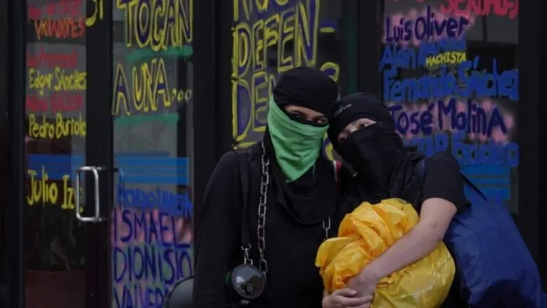 Especialistas participan en coloquio de Economía Feminista sobre reproducción social, cuidados y desigualdades en la UNAM