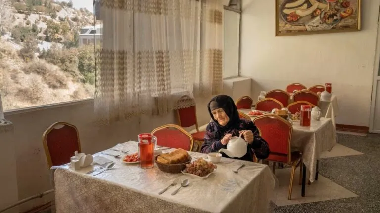 Fotografía ganadora de World Food Photography Awards que muestra una escena cotidiana relacionada con la alimentación