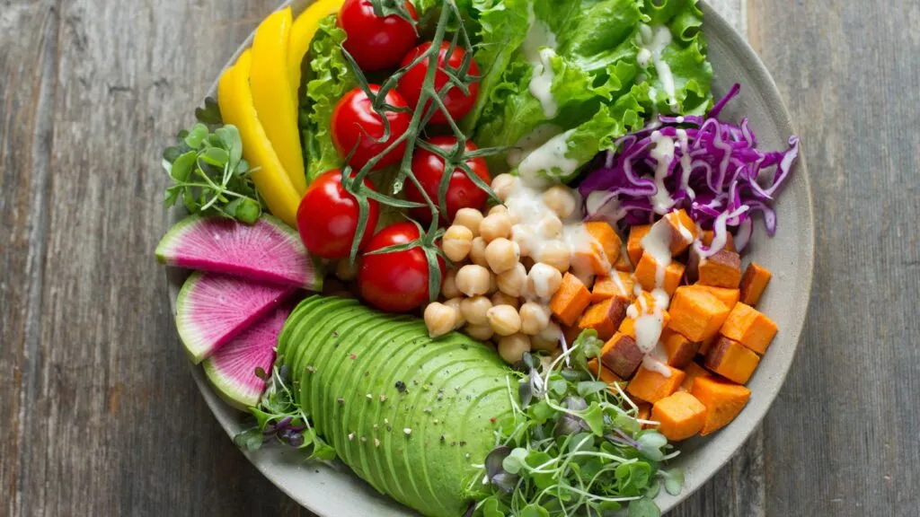 Estudio sobre la relación entre la dieta vegetariana y el riesgo de desarrollar distintos tipos de cáncer.