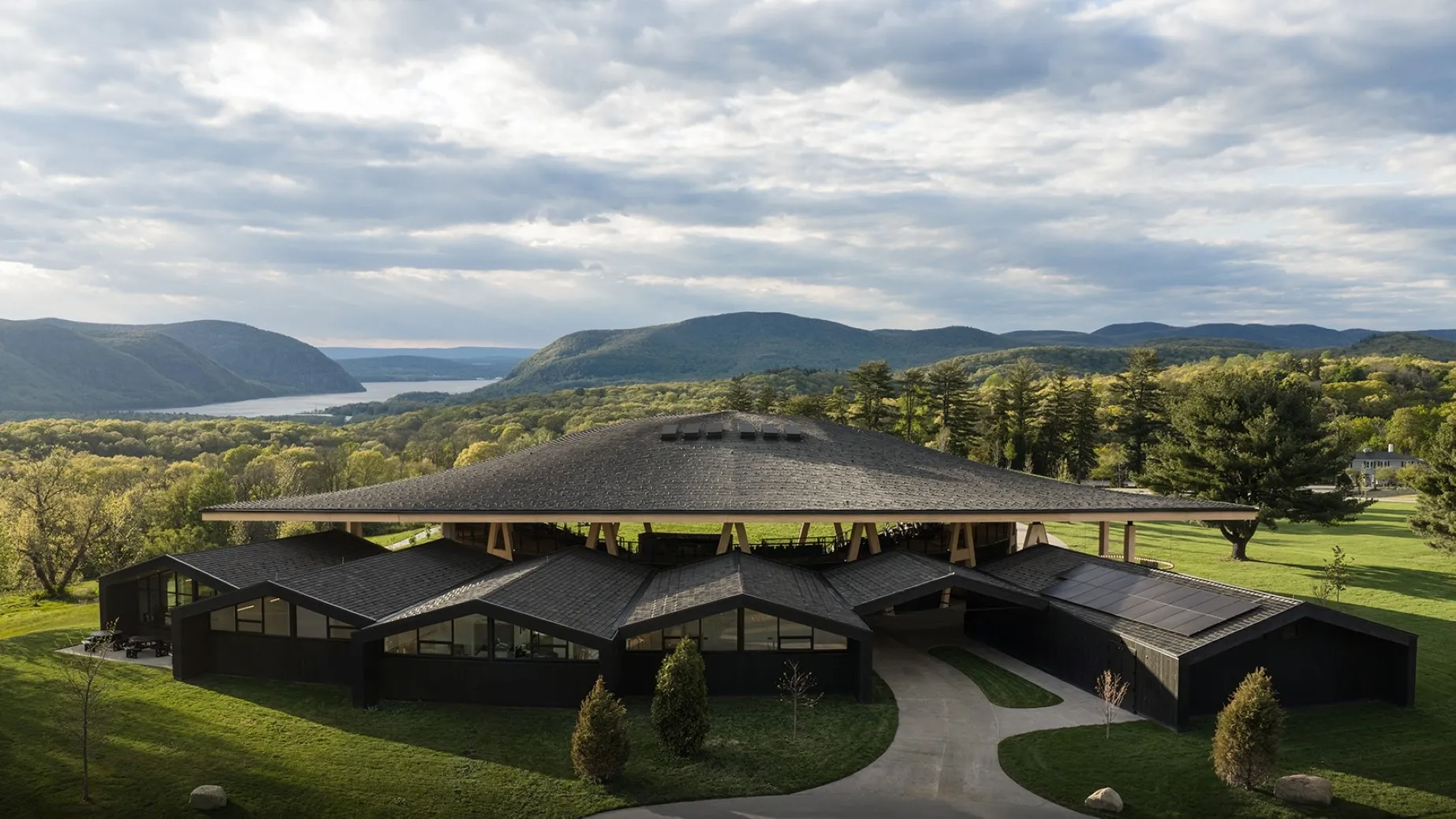 Nuevo edificio sostenible del teatro Hudson Valley Shakespeare