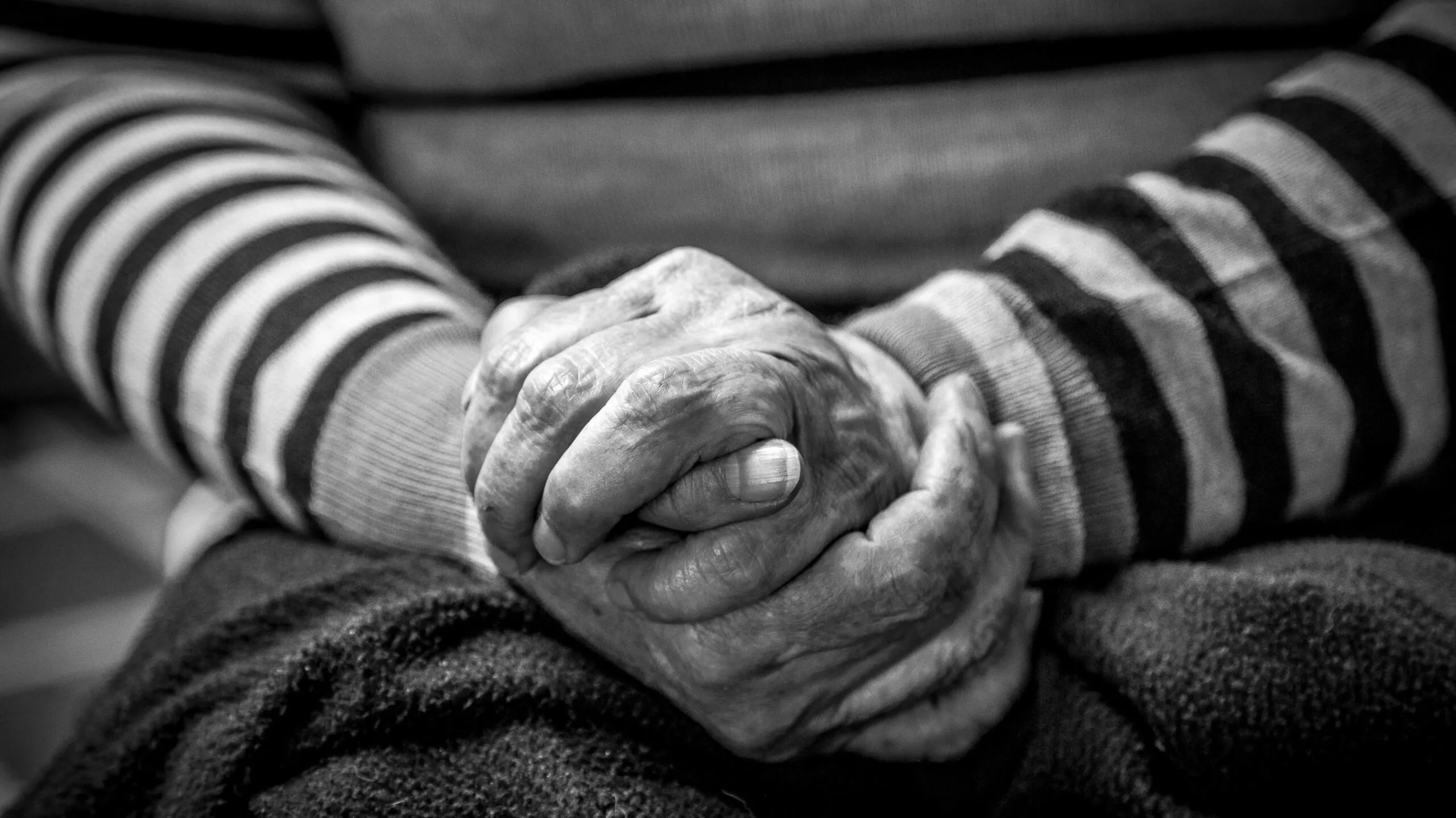 La terapia puede mejorar el bienestar emocional de los adultos mayores y acompañarlos ante pérdidas, cambios personales y aislamiento.