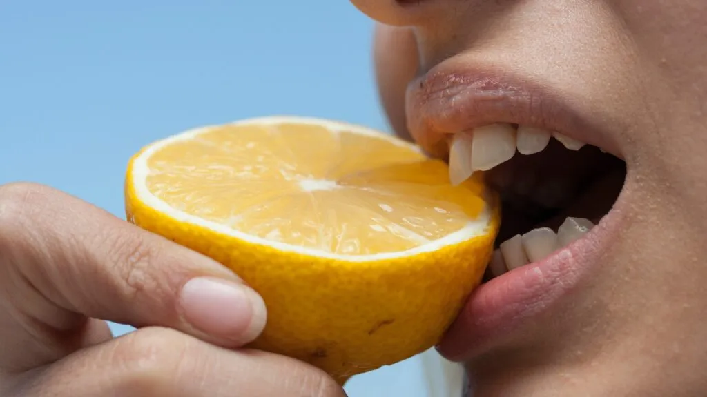 Masticar adecuadamente puede favorecer la digestión, la saciedad y distintos procesos relacionados con la memoria y la salud cerebral.
