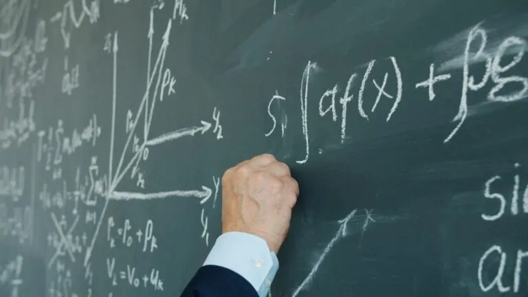 Ciencia explicada mediante redes sociales, videos y recursos de la cultura popular