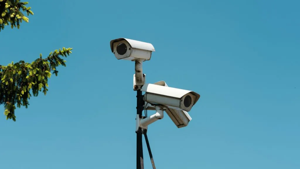 Cámaras con inteligencia artificial utilizadas para vigilancia urbana