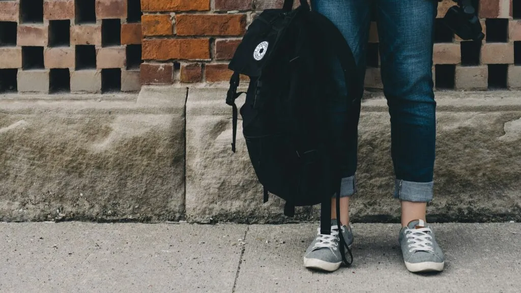 Secundaria y experiencias de popularidad, rechazo y amistad durante la adolescencia