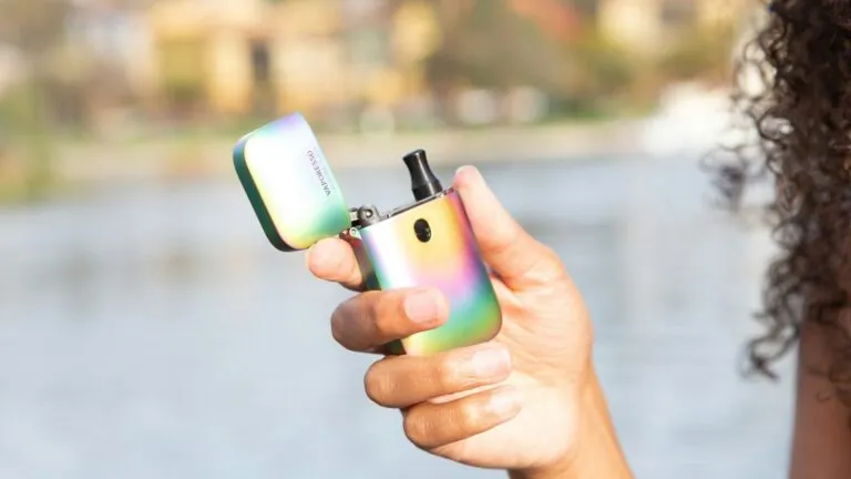 Vapeadores y riesgos del consumo de nicotina entre adolescentes