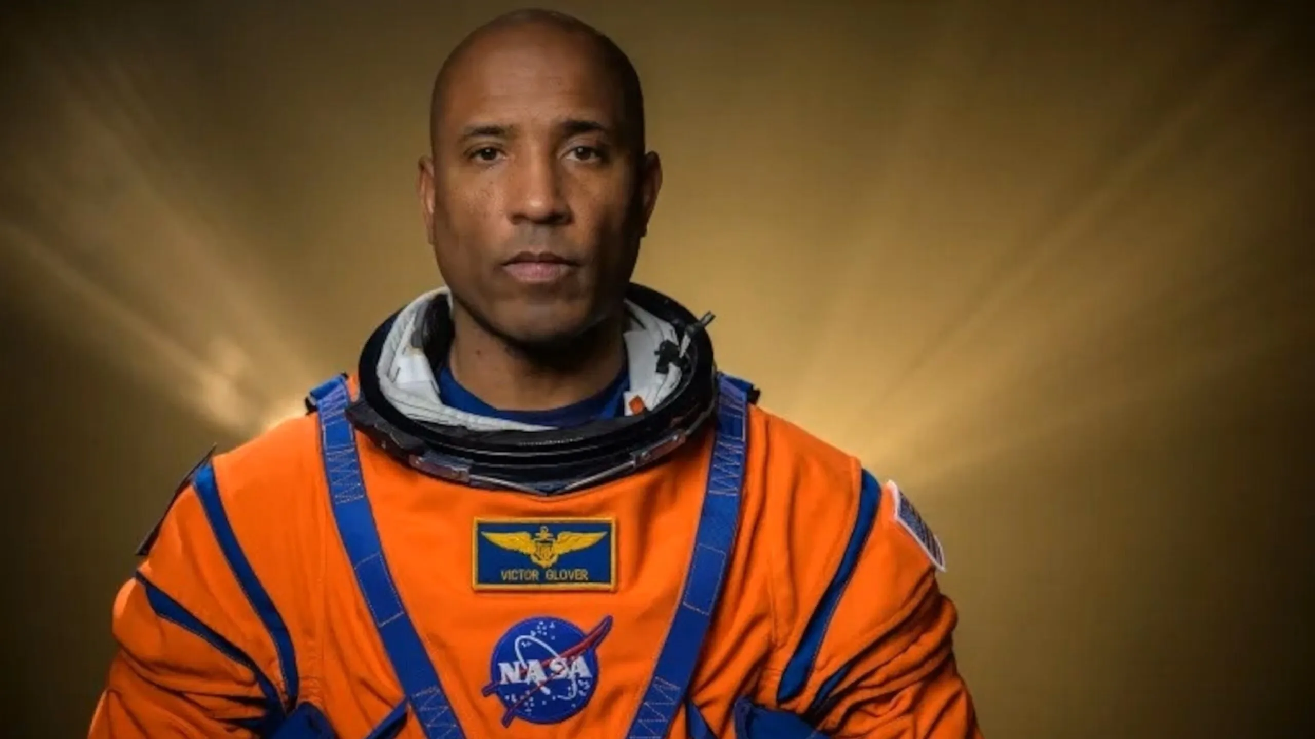 Victor Glover después de participar en la misión lunar Artemis II de la NASA