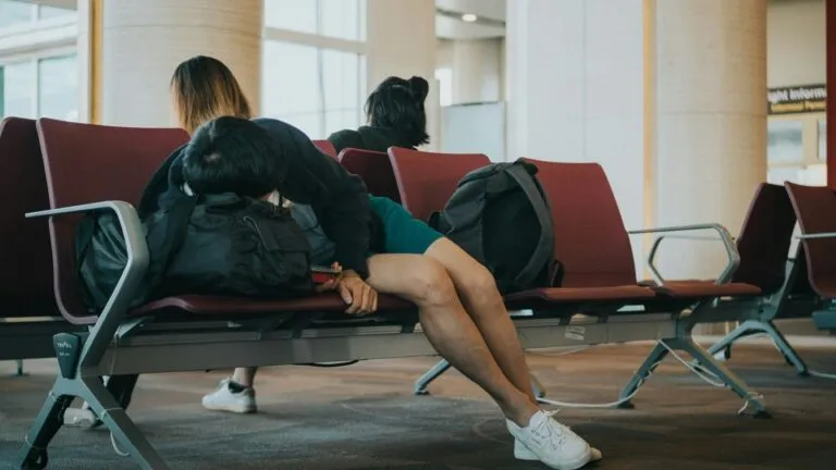 Efectos del jet lag sobre el sueño, el reloj biológico y la adaptación del organismo a nuevos husos horarios
