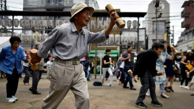 La cultura japonesa y las actividades deportivas, artísticas y sociales que favorecen el envejecimiento activo