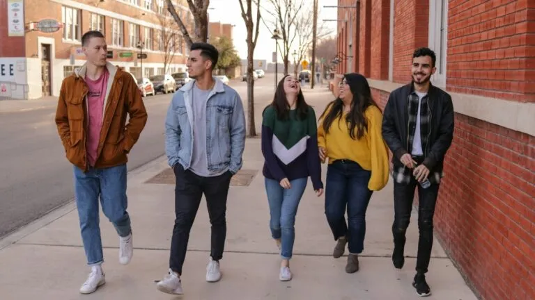 Estudiantes desarrollan inteligencia emocional mediante actividades de convivencia escolar